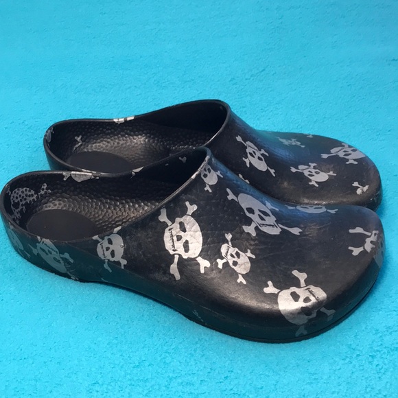 birkenstock black skull